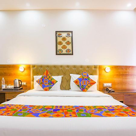 Fabhotel Outhills Manāli Екстериор снимка