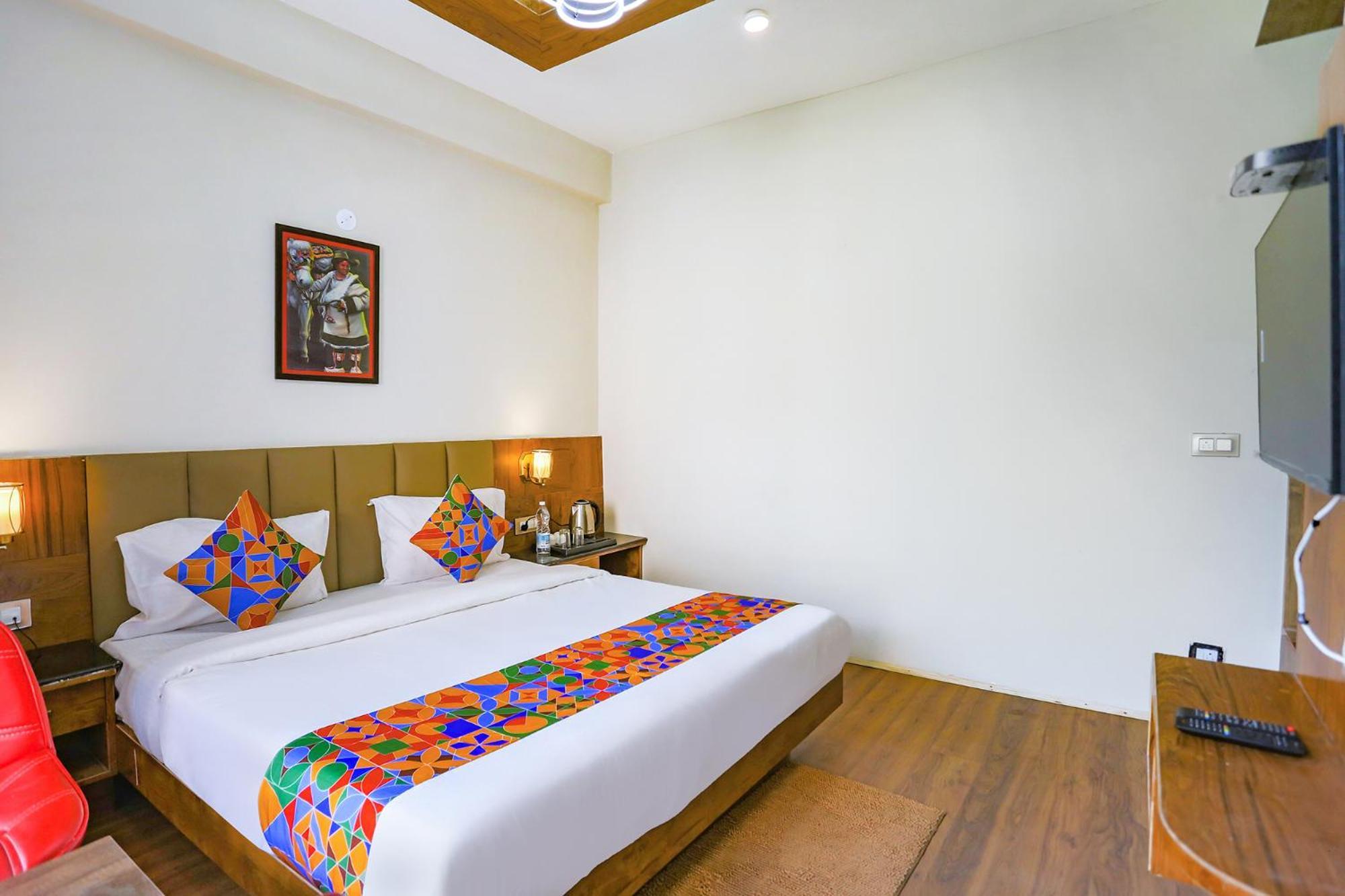 Fabhotel Outhills Manāli Екстериор снимка