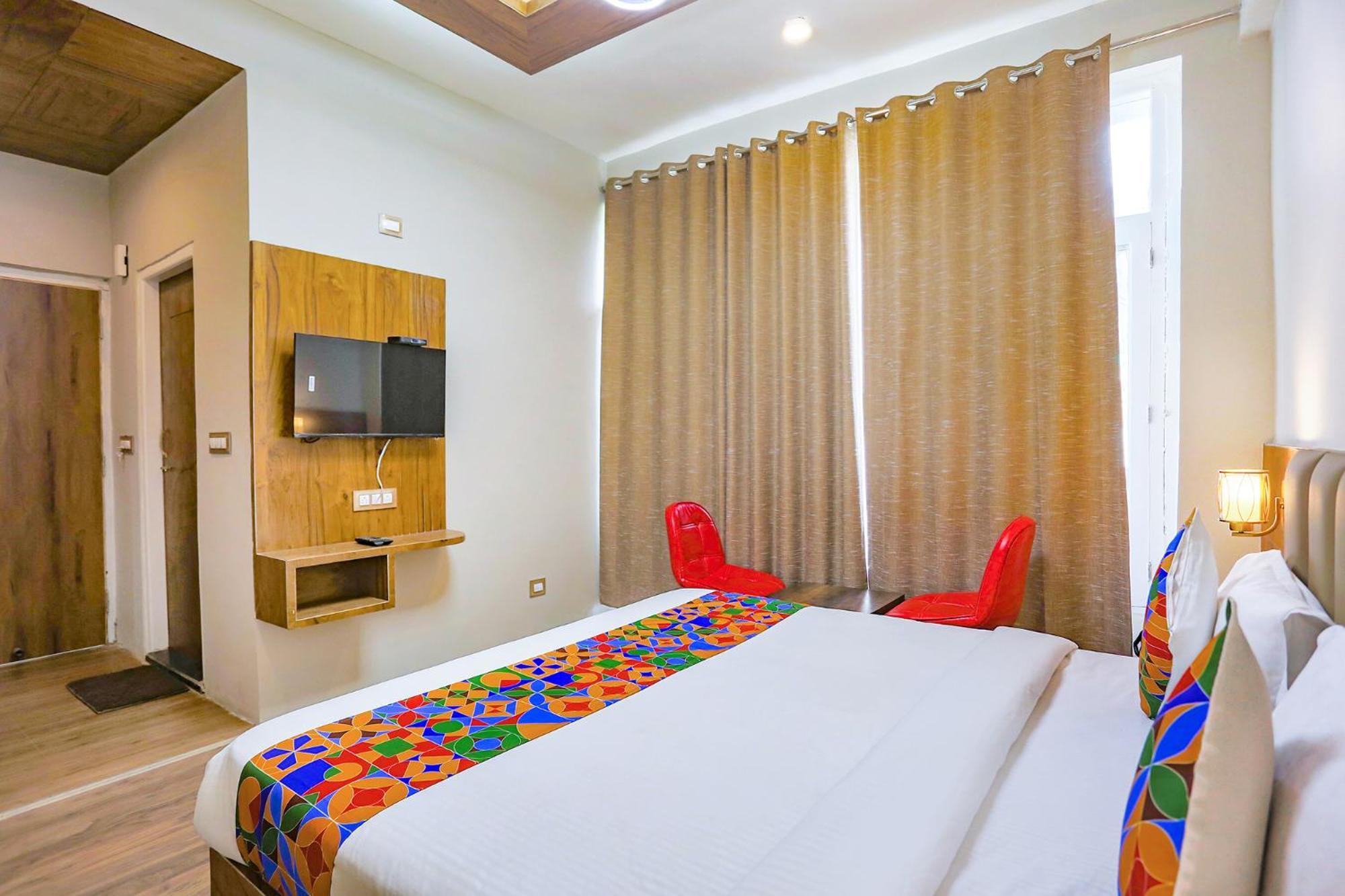 Fabhotel Outhills Manāli Екстериор снимка