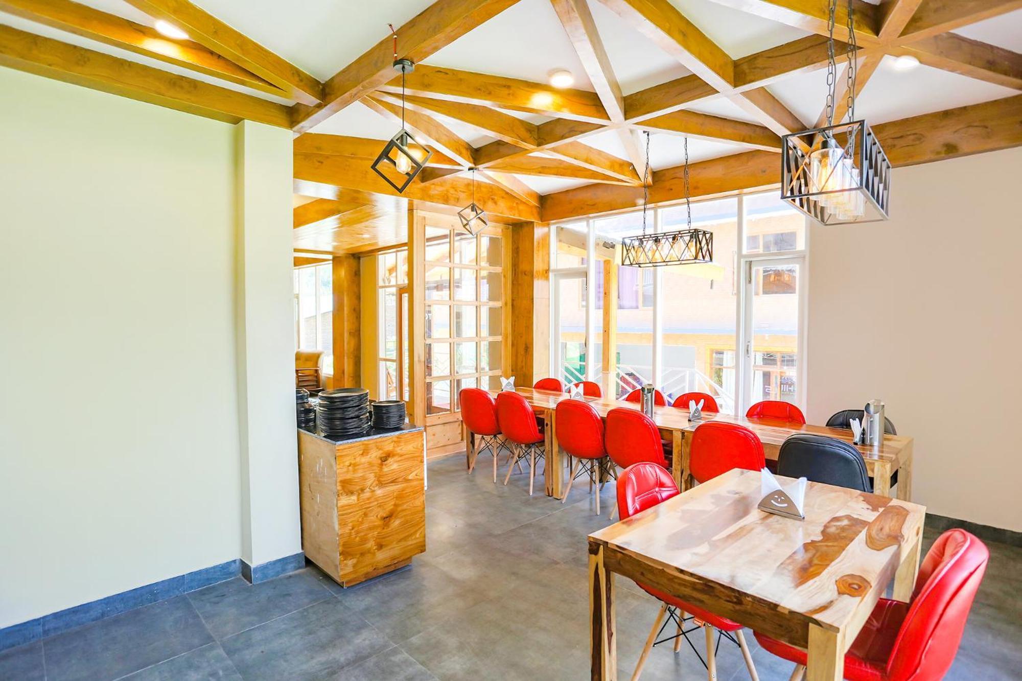 Fabhotel Outhills Manāli Екстериор снимка