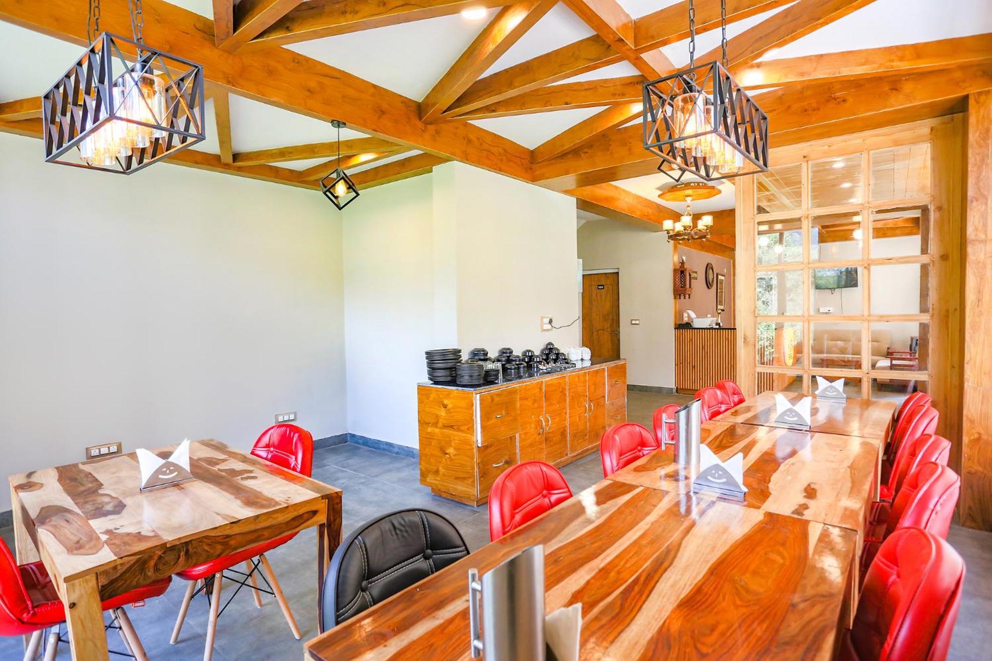 Fabhotel Outhills Manāli Екстериор снимка
